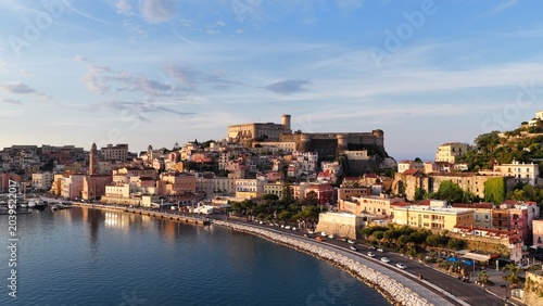 Schilderij op canvas Gaeta Medievale, l'antico centro storico che affaccia sul golfo