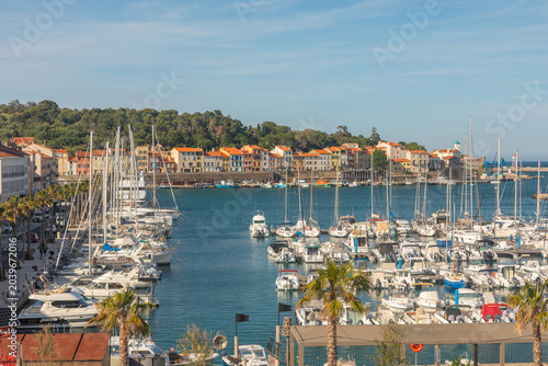 Le port de la ville de Port-Vendres dans le  département des Pyrénées-Orientales 