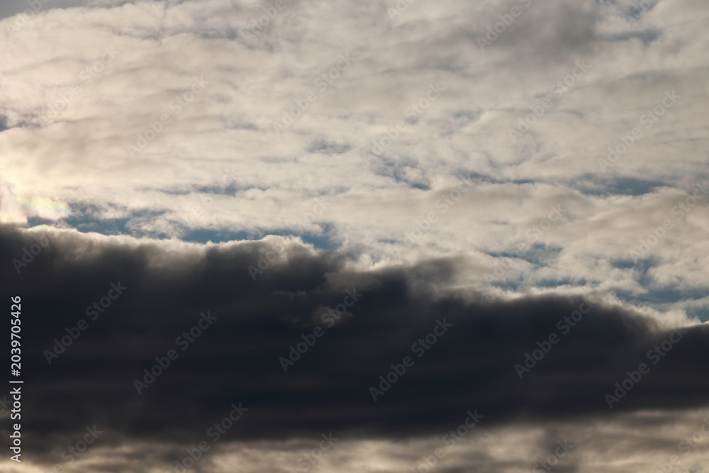 Obraz premium Dramatic sky with dark storm clouds and overcast atmosphere