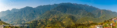 Panel kuchenny z motywem A panorama view across into the Muong Hoa Valley towards the Hoang Lien Son mountains from Sapa, Vietnam, in the morning