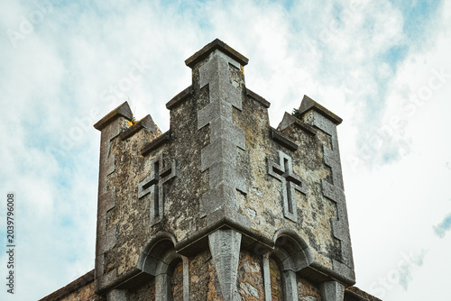 Cuadro en lienzo Stone tower and battlements detail of Clontarf Castle in Dublin, Ireland