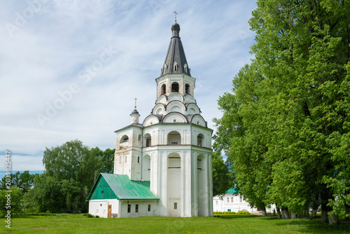 Fotografie The ancient church-bell tower of the Crucifixion of Christ in Alexandrovskaya Sloboda on a sunny May day