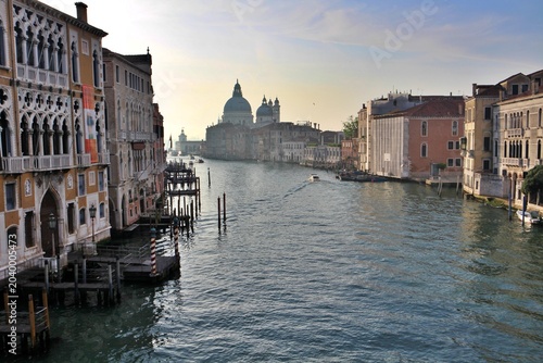 Konstfotografi Morning view of Grand Canal and Santa Maria della Salute viewed from Ponte dell'