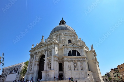 Tableau sur toile Santa Maria della Salute in the Dorsoduro district of Venice, Italy