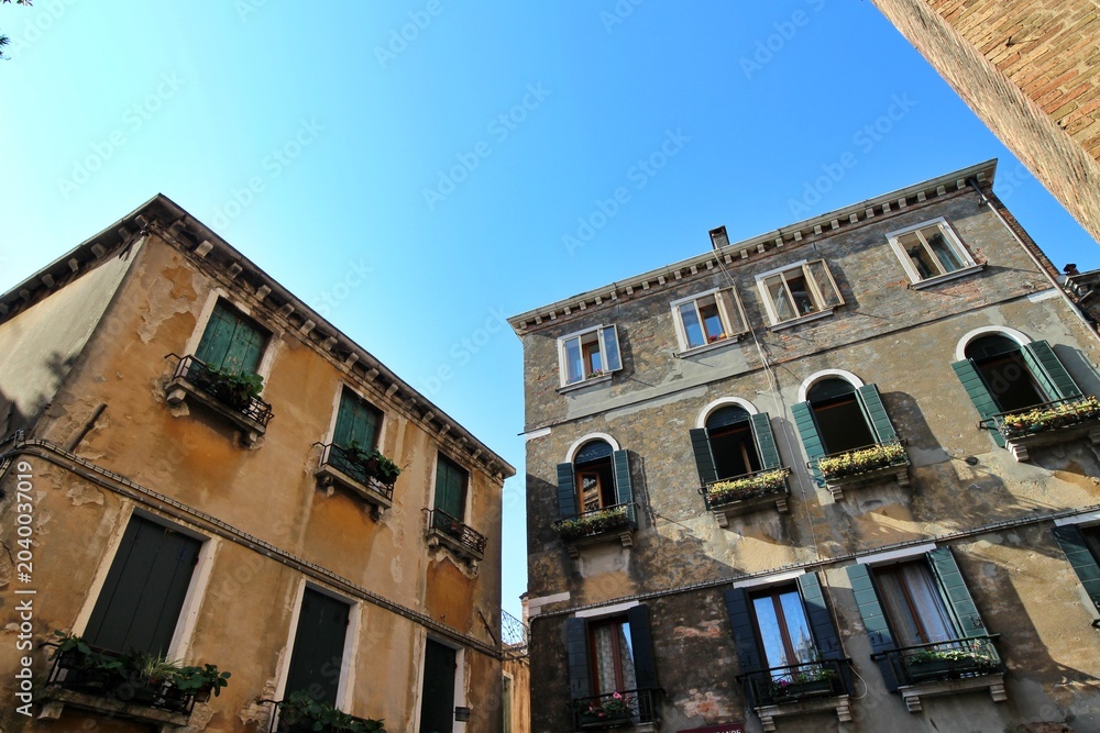 Obraz premium Old town in the Dorsoduro district of Venice, Italy