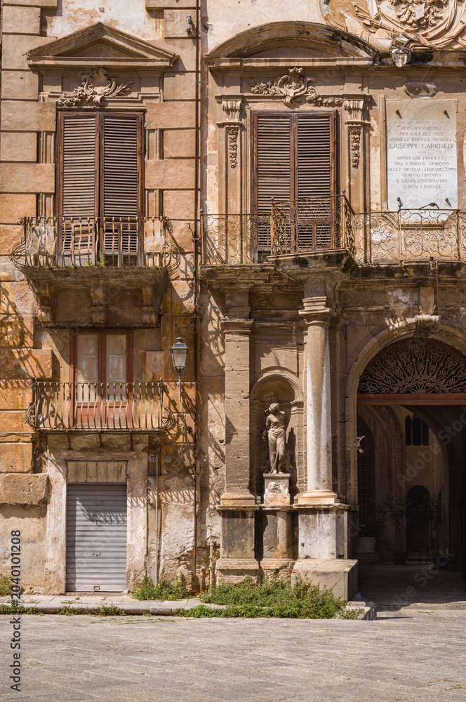 Obraz premium Historic Charm of Sicilian Architecture