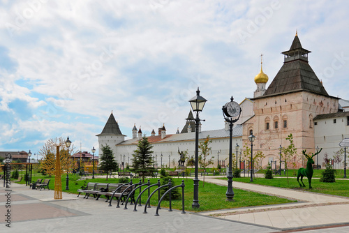 Photos City square near the walls of the Rostov Kremlin in Rostov Veliky