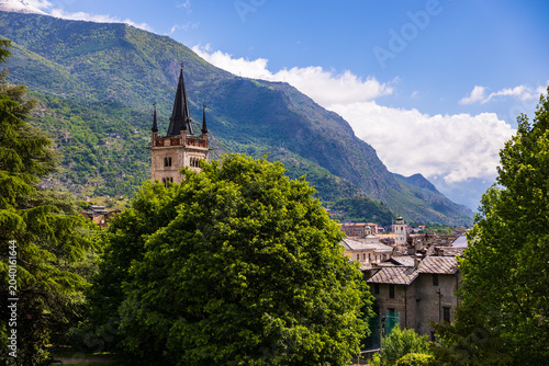 Billede på lærred Panoramic view of the city of Susa surrounded by mountains and dominated by the