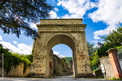 Canvas Print Arch of Augustus, a Roman monument built in 8 BC and dedicated by King Marcus Ju