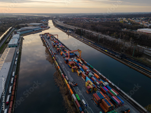 Foto Aerial view of the intermodal container terminal at the inland port in Gliwice, Poland