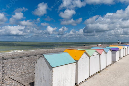 Cuadro en lienzo Views of ocean beach and colourful beach huts or cabins in Le Treport, seaside r