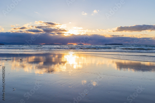 Tableau sur toile 日本の風景　福岡県福津市　夕暮れの宮地浜（かがみの海）