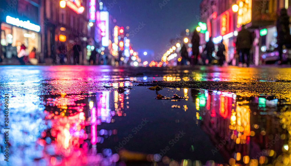 Obraz premium City street nighttime reflection