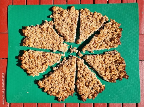 Valokuva baked granola, cut into eight pieces