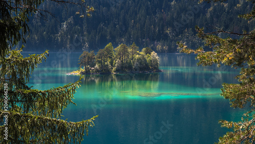 Fotografija Sasseninsel im Eibsee in Bayern, Deutschland