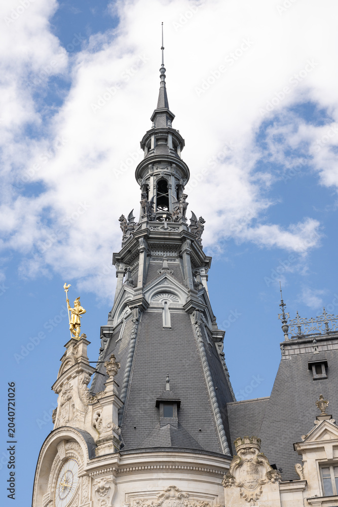 Obraz premium Sens is a commune and town in France, in the Burgundy-Franche-Comté region, Yonne department.