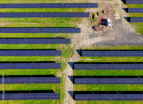 Foto Solar panel installation in Glasgow forming Scotlands largest solar development