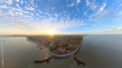 Schilderij op canvas Aerial View of Cobbold's Point Coastal Defenses and Sunset Skyline, Felixstowe,