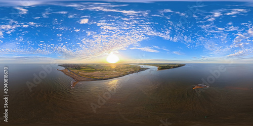 Foto 360 VR Aerial Panorama: River Deben Estuary and Felixstowe Ferry at Sunset, Suff