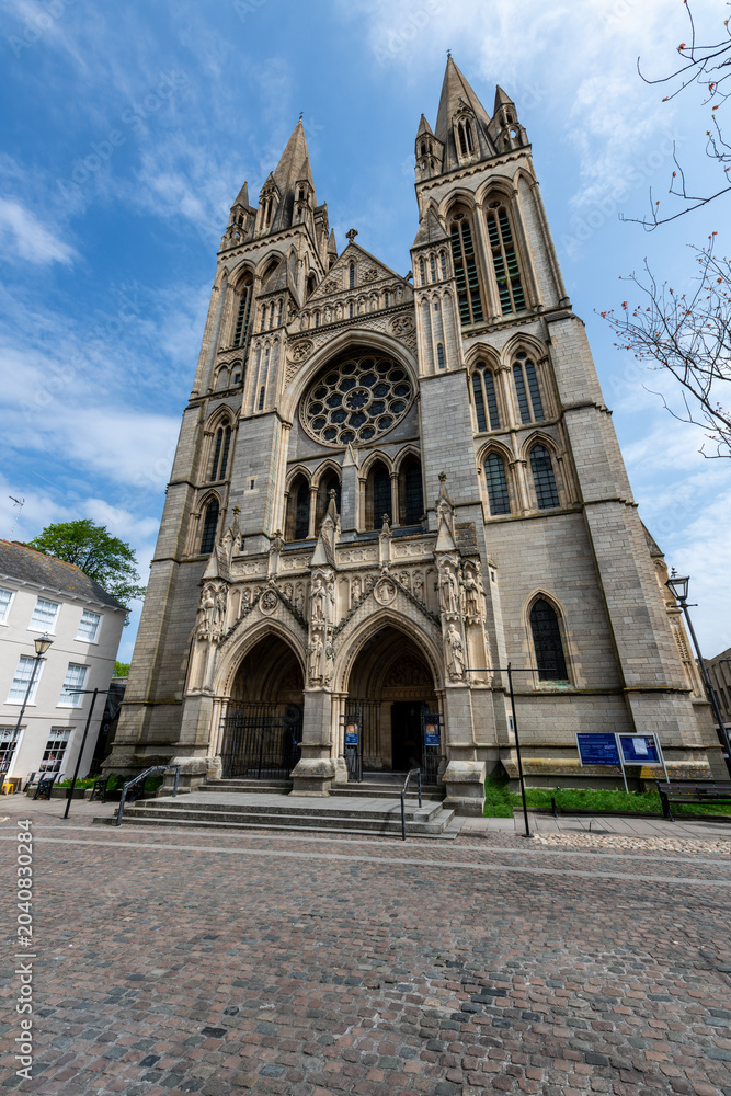 Fototapeta premium Large english Cathedral