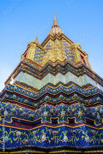 Fotografie Ornate chedi at Wat Pho in Bangkok