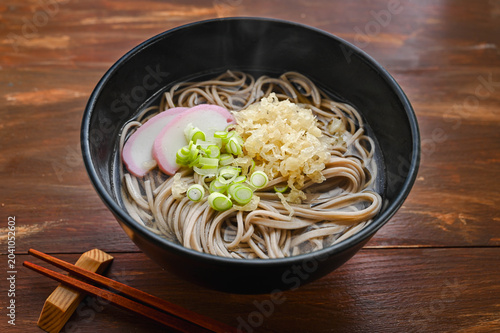 Fotografie 温かいたぬき蕎麦