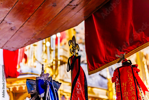 Foto Fleur-de-lis Finial on Festival Standard