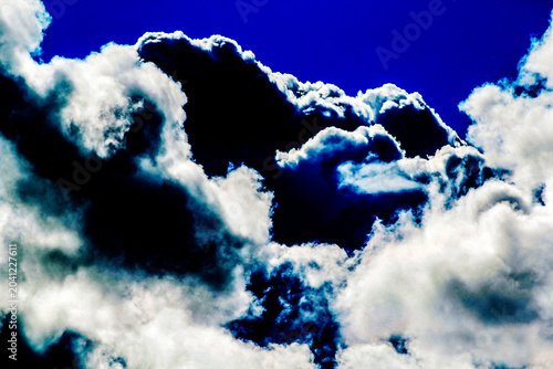 Bild auf Leinwand Dramatic skies and shifting clouds