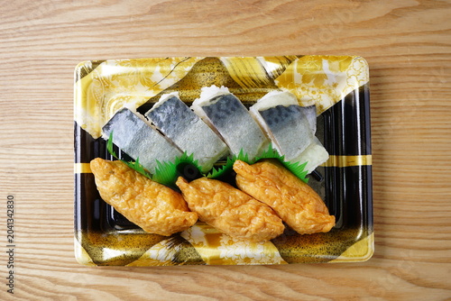 Tableau sur toile 鯖寿司といなり寿司