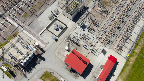 Fotografía Electrical substation providing essential power infrastructure for an AI data ce