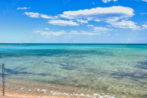 Foto Hammamet, Tunisia - MAY 16, 2025: Beach of Hammamet, the first tourist destination in Tunisia
