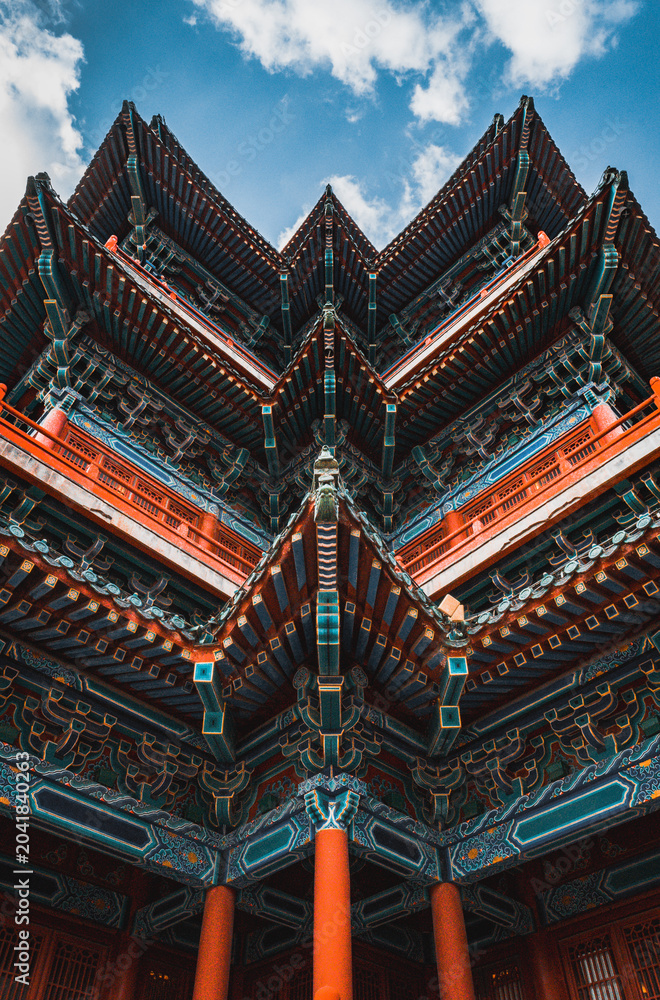 Fototapeta premium Yijianglou Traditional Architecture Nanjing - Symmetrical Chinese Temple Roofs