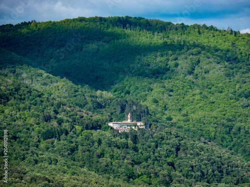 Italia, Toscana, Campagna Toscana vicino Firenze. Monastero di Madonna del Sasso.