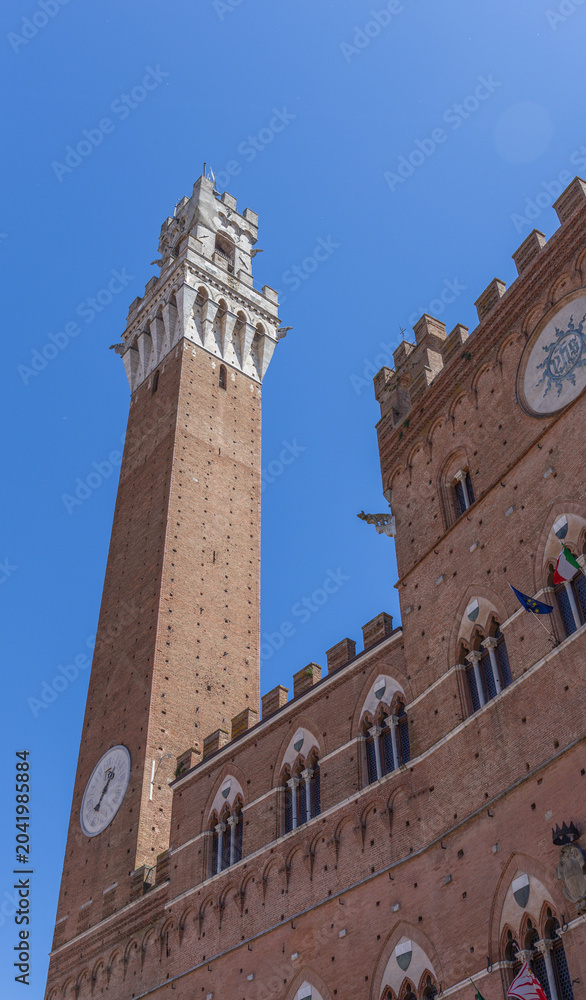 Naklejka premium Palazzo Pubblico: Das Rathaus der Stadt Siena, Toskana, Italien