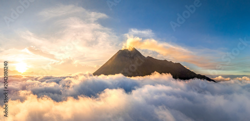 Foto The beauty of the sunset on Mount Merapi from the Aerial