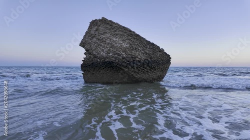  (Paneo) Torre de la Higuera en la playa de Matalascañas al atardecer, Huelva, Andalucía. Mayo 2026.