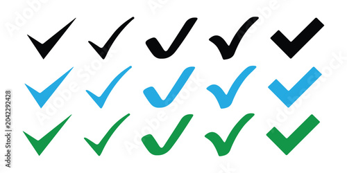 Foto Various stroke thickness check marks in black blue and green colors for diverse graphic design use