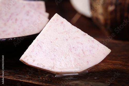 Schilderij op canvas Fresh Pink Taro Root Slice - Asian Vegetable Ingredient