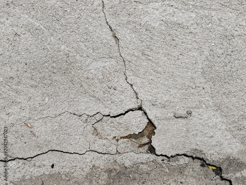 cracked concrete wall