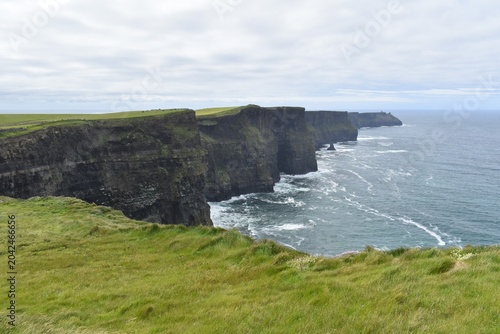 Fotografie Les falaises de Moher (Cliffs of Moher)  comté de Clare, Irlande.