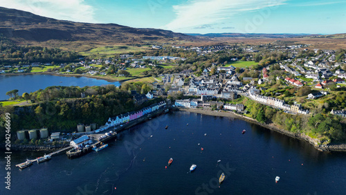 Quadro su tela Aerial View of Portree Harbour and Colourful Waterfront Buildings, Isle of Skye,