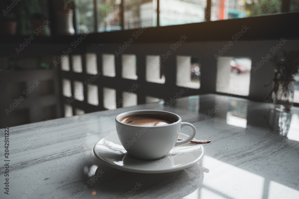 Fototapeta premium TAZA DE CAFÉ Y GRANO DE CAFÉ