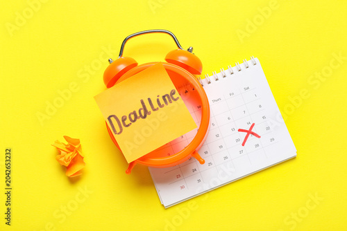 Alarm clock with word DEADL...