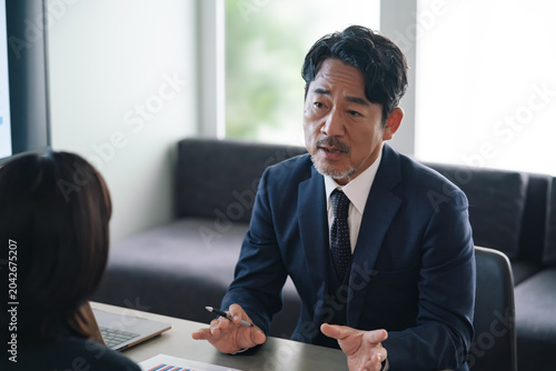 Fotografia コンサル、コンサルタント、コンサルティング、アドバイザー、税理士、弁護士、司法書士、弁理士、公認会計士、事務所、オフィス、説明、受付、窓口、公務員、指導、研修、