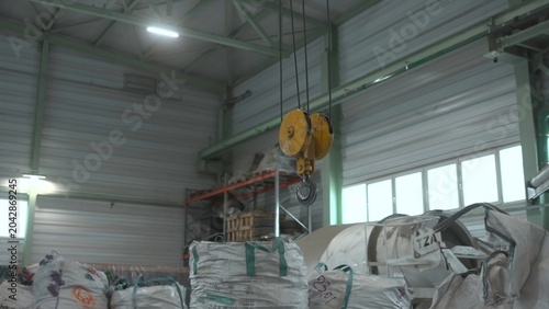 Slika na platnu Experienced Rigging Specialists Oversee Substantial Weight Hoists Ensuring Safety And Appropriate Tools