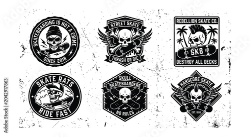 Konstfotografi Skateboarding badges vector black and white skull