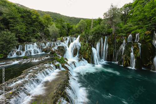 Fotografija Great Una Waterfalls at Strbacki Buk, nature's power in Una National Park, Bosnia and Herzegovina