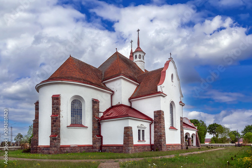Fotografia Church of Our Lady of the Rosary in Soly, Belarus three quarter rear view