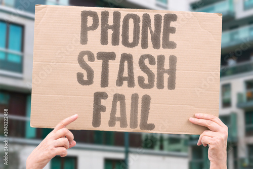 Fotografia "Phone stash fail" Hiding device leads to poor results