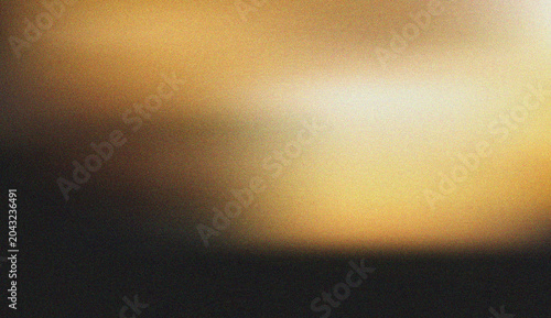 Foto Warm golden brown light creates a soft atmospheric glow with subtle film grain t